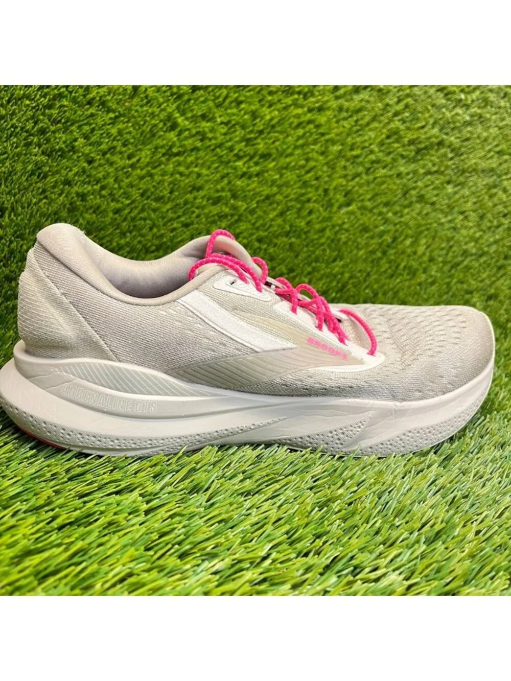 Brooks Adrenaline GTS 24 Womens Size 8.5 Beige Athletic Running Shoes Sneakers